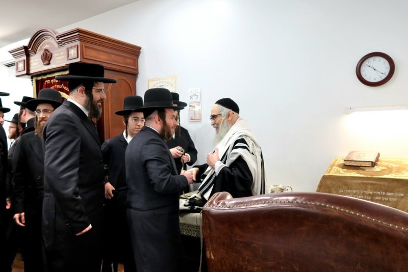 באדיבות המצלם