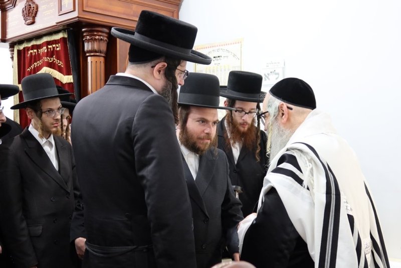 באדיבות המצלם