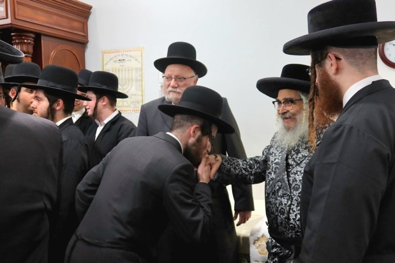 באדיבות המצלם