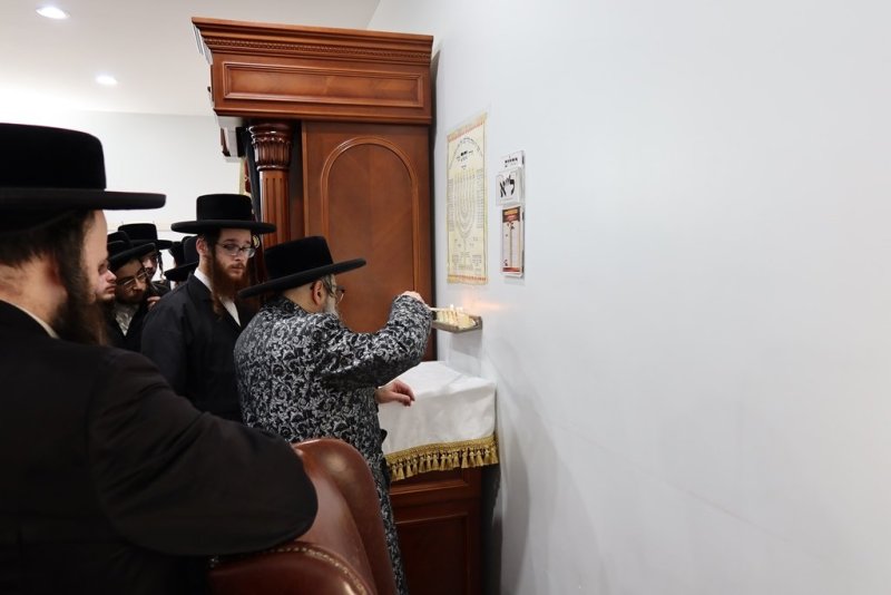 באדיבות המצלם