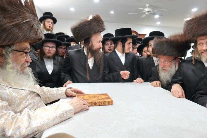 באדיבות המצלם