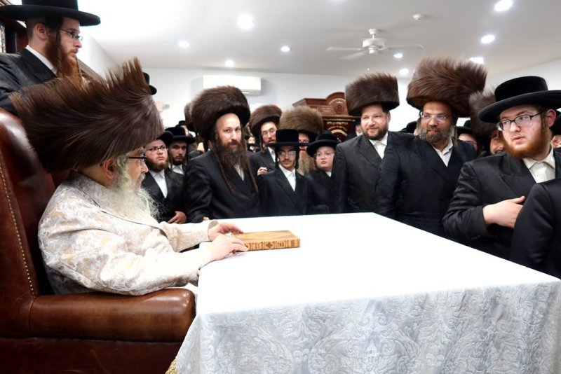 באדיבות המצלם