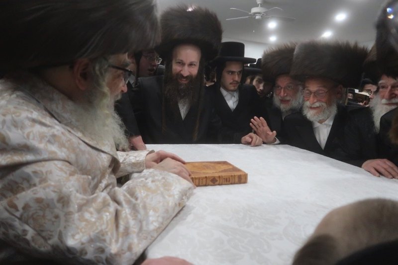 באדיבות המצלם