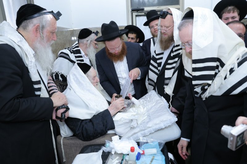 באדיבות המצלם