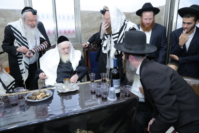 באדיבות המצלם