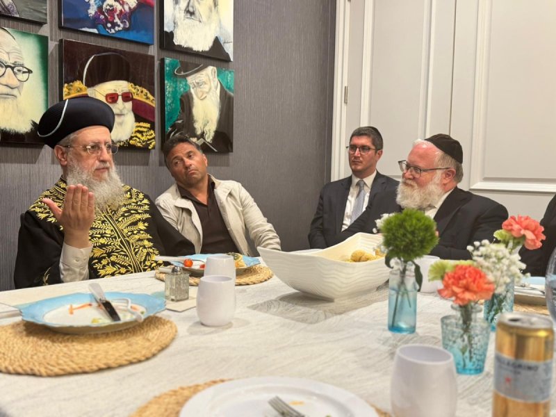 באדיבות המצלם