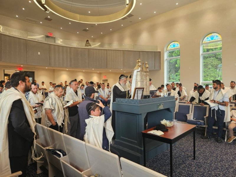 באדיבות המצלם