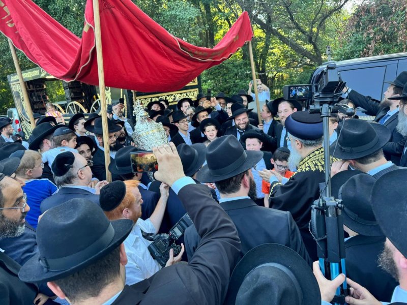 באדיבות המצלם