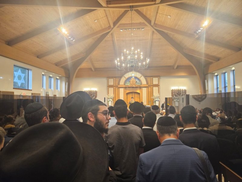 באדיבות המצלם