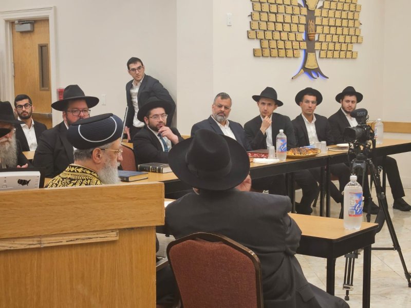 באדיבות המצלם