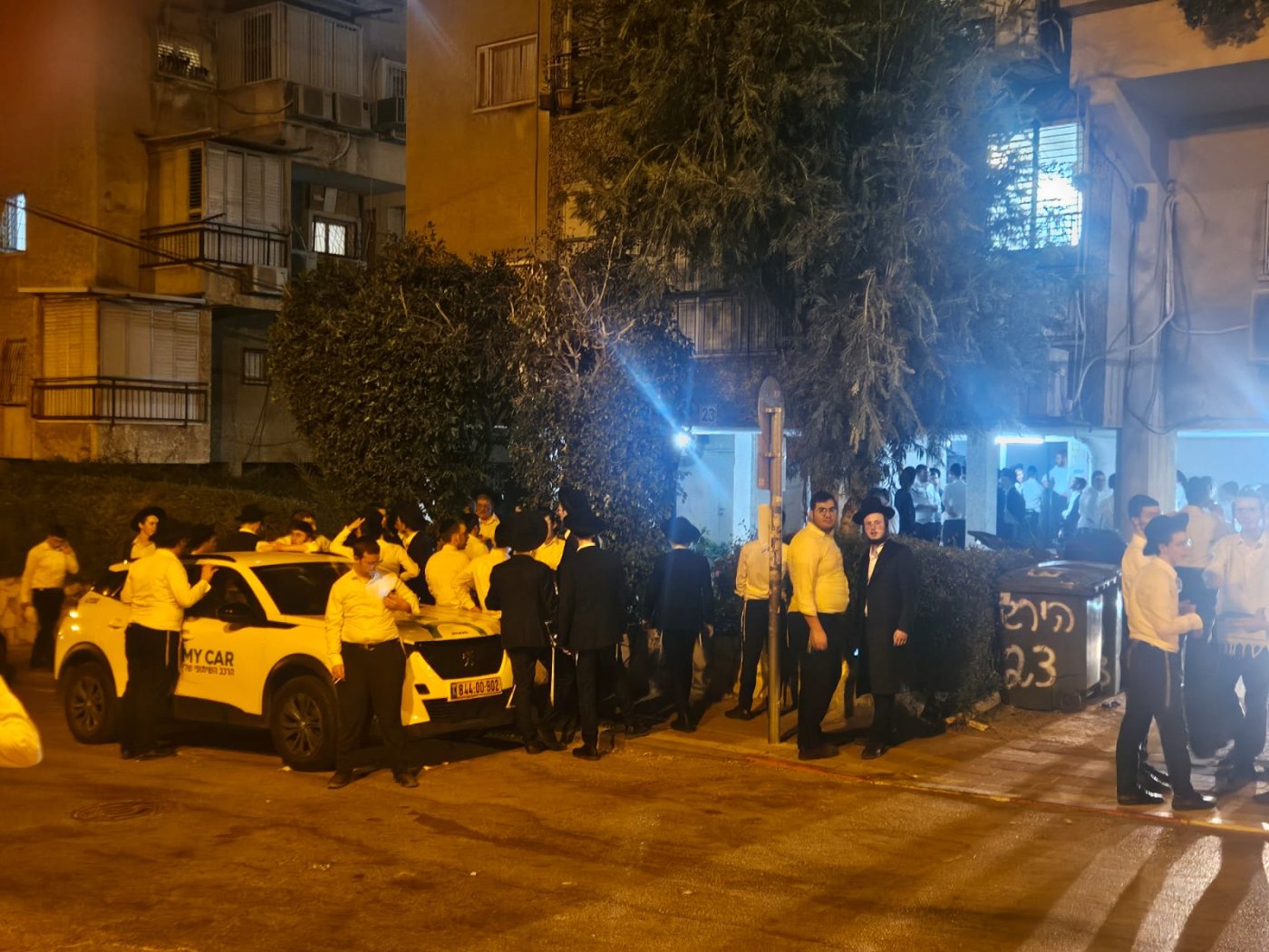 באדיבות המצלם