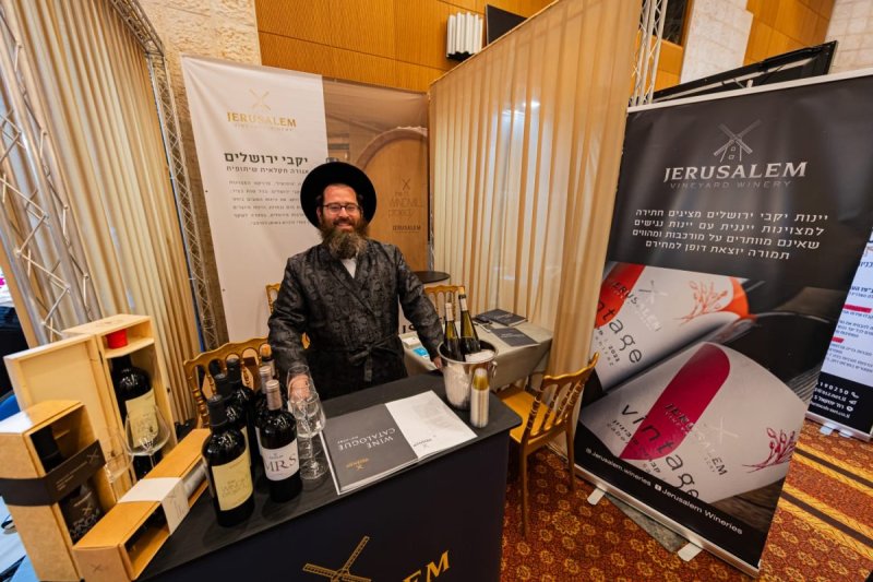 אנשיל בעק וחיים טויטו