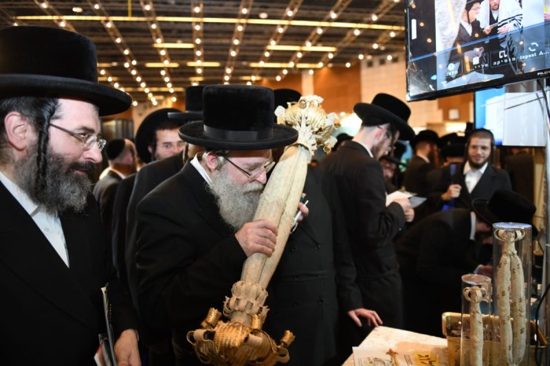 אנשיל בעק וחיים טויטו