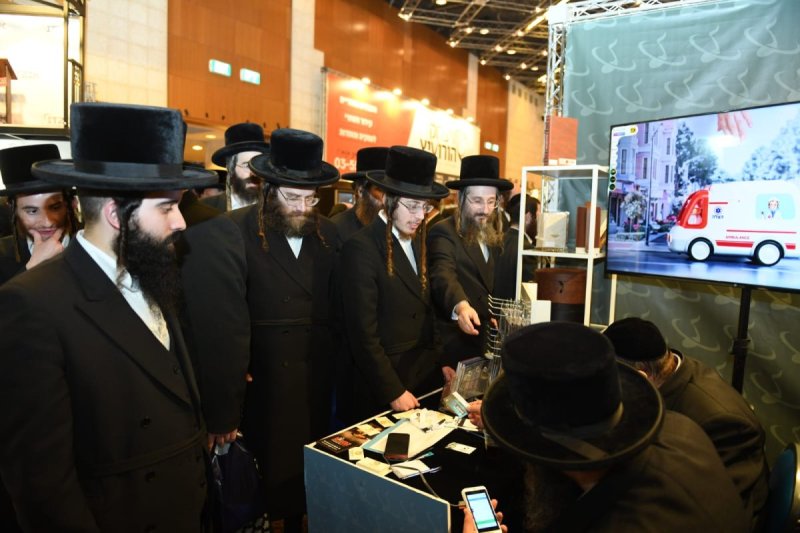 אנשיל בעק וחיים טויטו