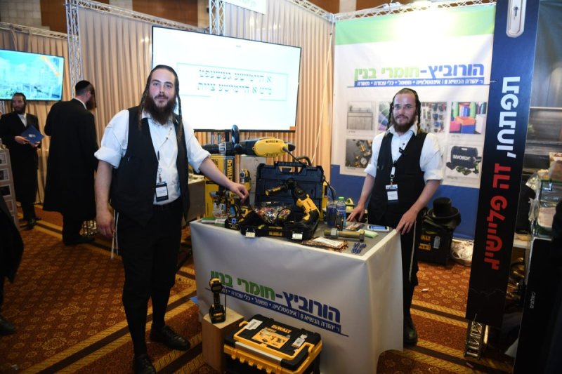 אנשיל בעק וחיים טויטו