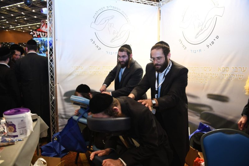 אנשיל בעק וחיים טויטו