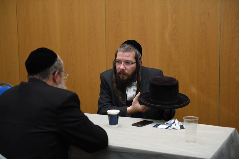 אנשיל בעק וחיים טויטו