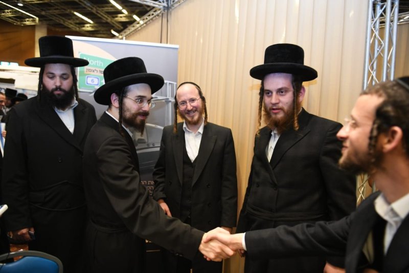 אנשיל בעק וחיים טויטו