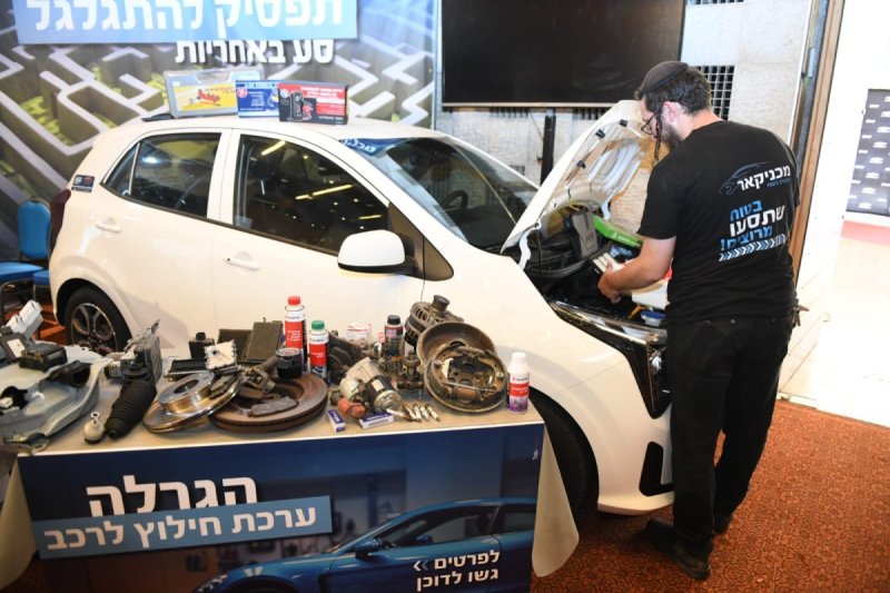 אנשיל בעק וחיים טויטו