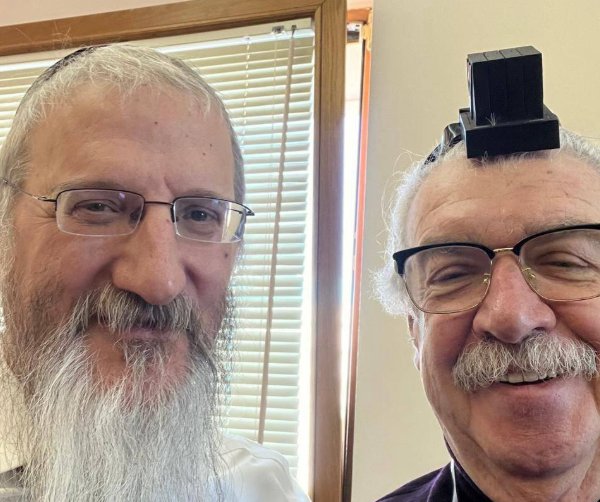 באדיבות המצלם