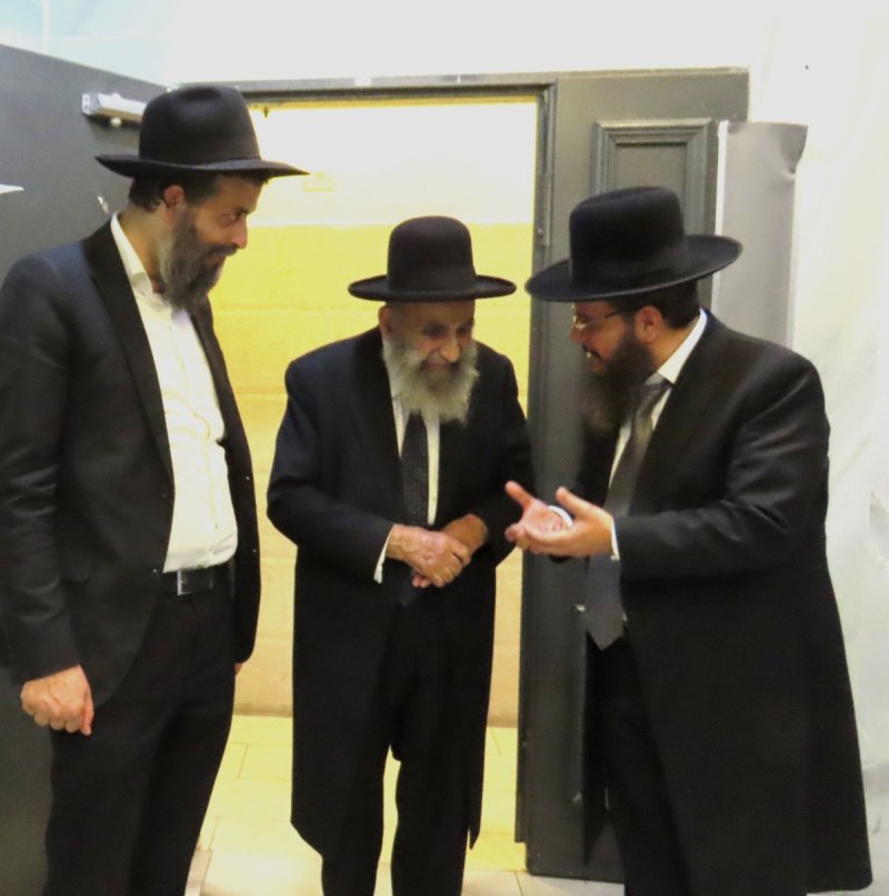 באדיבות המצלם