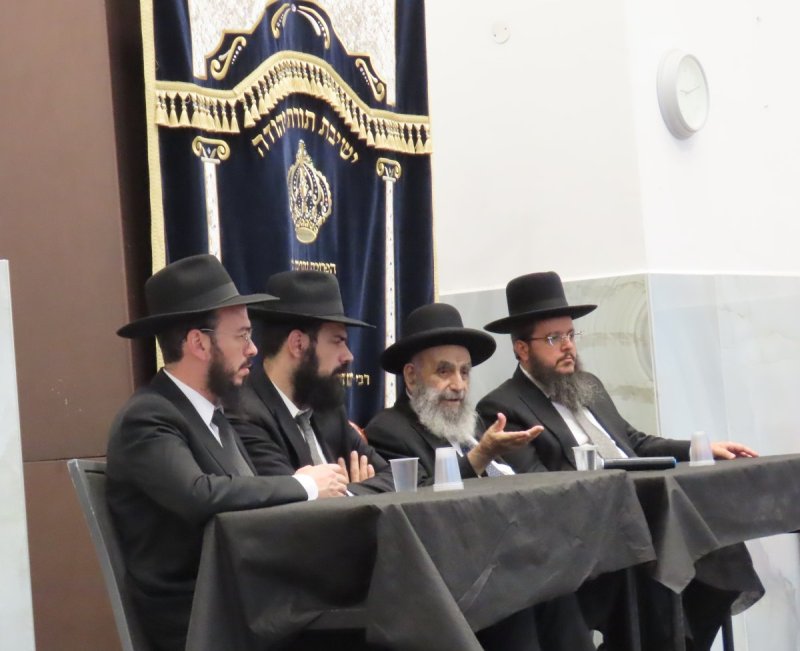 באדיבות המצלם