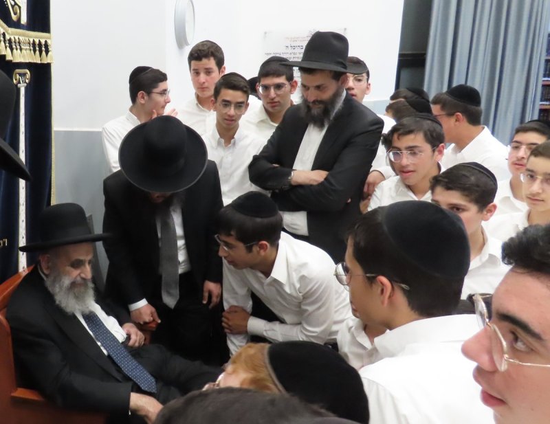 באדיבות המצלם