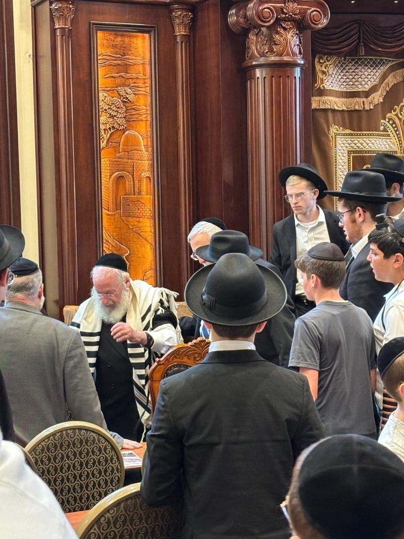 באדיבות המצלם