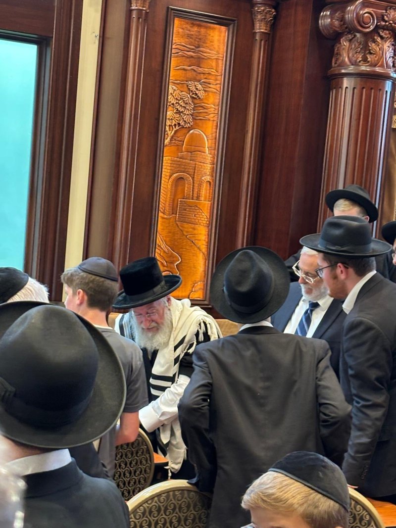 באדיבות המצלם