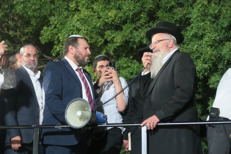 מ. אדלר