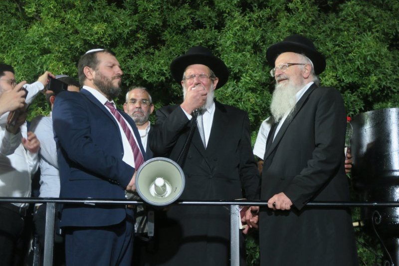 מ. אדלר