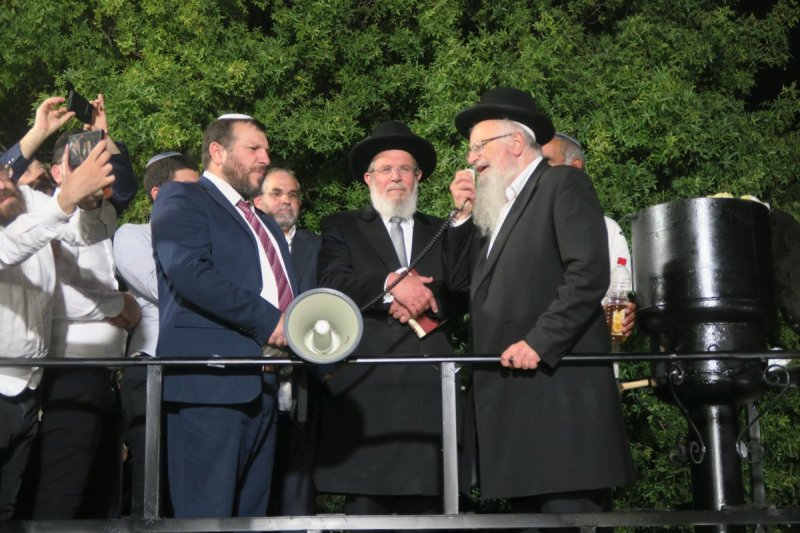מ. אדלר