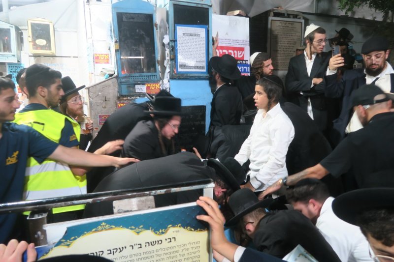 מ. אדלר