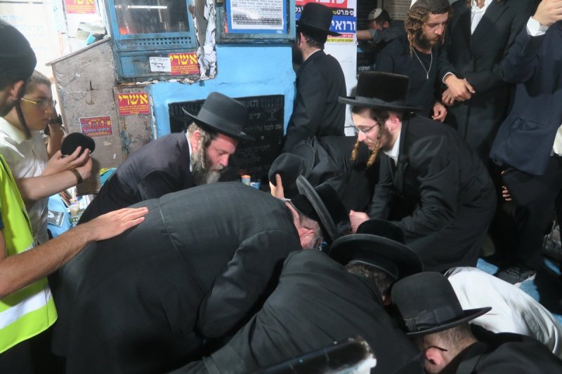 מ. אדלר