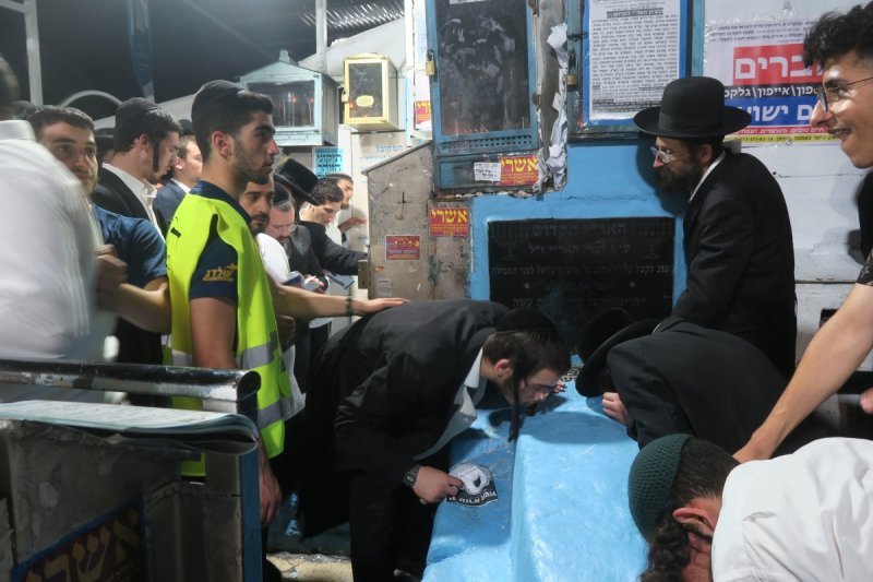 מ. אדלר