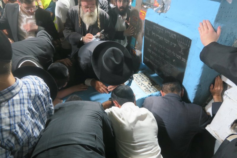 מ. אדלר