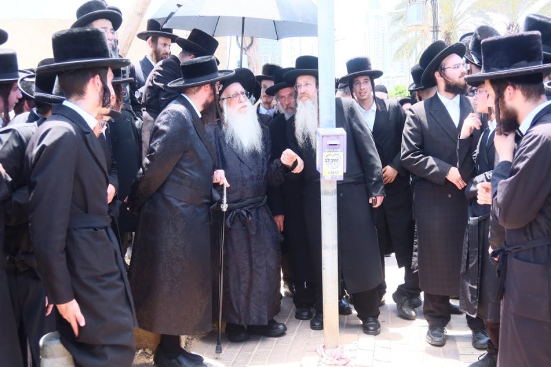 באדיבות המצלם