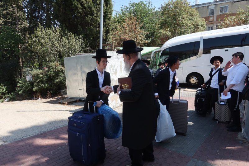 באדיבות המצלם