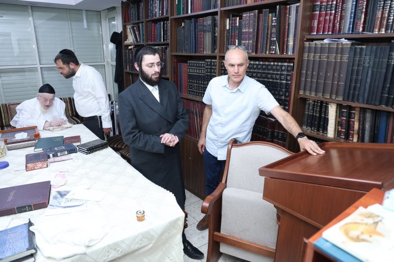 באדיבות המצלם