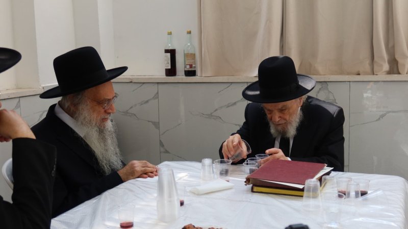 באדיבות המצלם