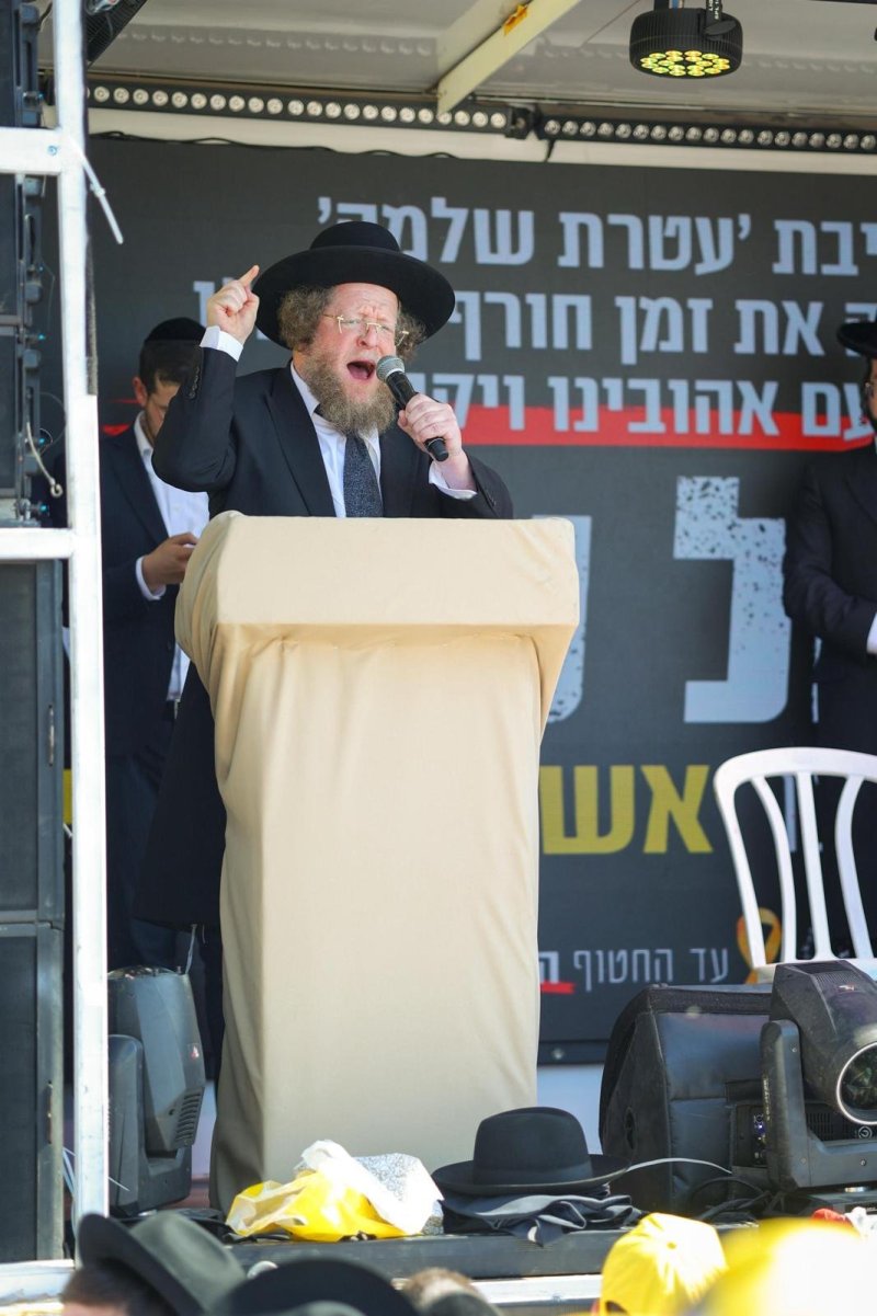 דניאל נפוסי