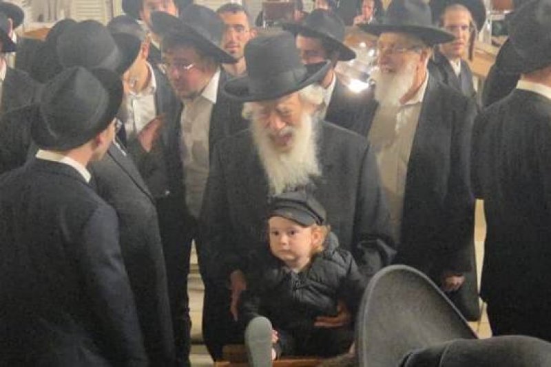 באדיבות המצלם