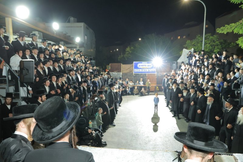 באדיבות המצלם