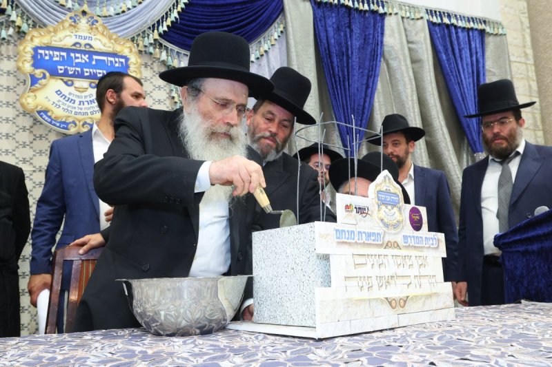 באדיבות המצלם