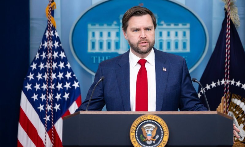 דרמה לילית: חשוד נעצר לאחר שניפץ חלונות בביתו של סגן הנשיא