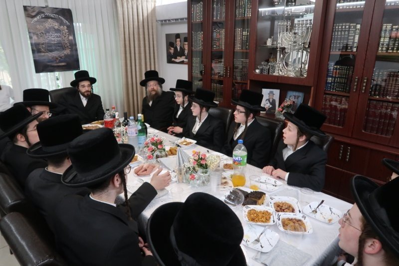 באדיבות המצלם