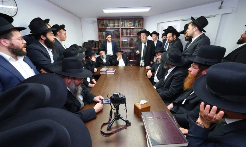 גדולי ישראל מצטרפים לקריאת הגרמ"ה הירש: תענית דיבור בהיכלי הכוללים