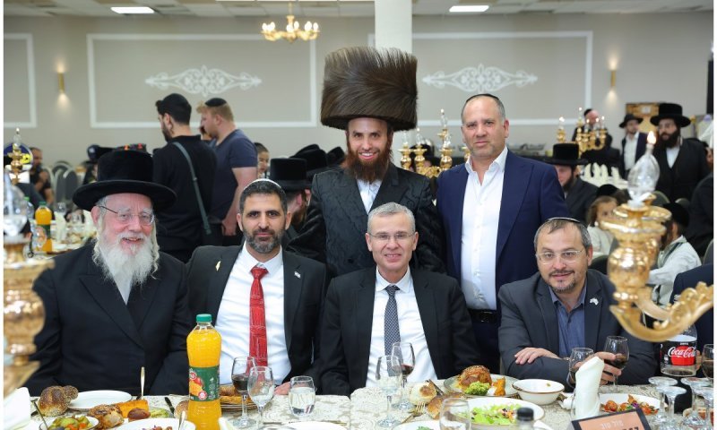 בכירי השרים חגגו בבר מצווה לבנו של המשנה לראש העיר ב"ב