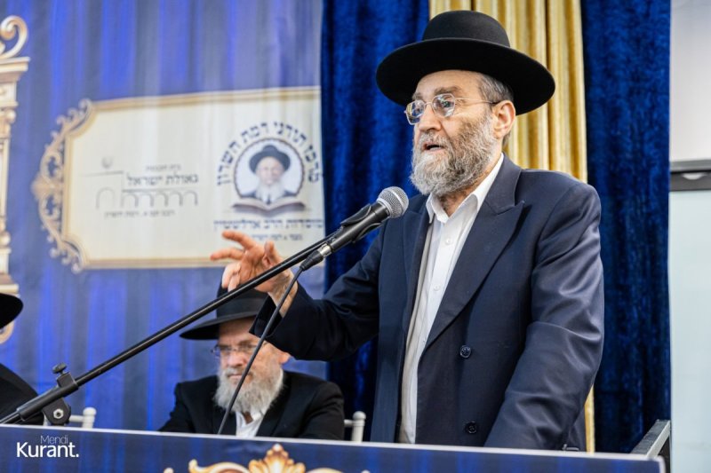 מענדי קורנט