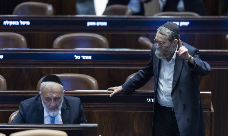דרעי: "לא מאמין שגפני ילך עם אייזנקוט" | גפני השיב: "אלך עם מי שיפתור את סוגיית בני הישיבות"